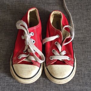 Kids red converse size 8